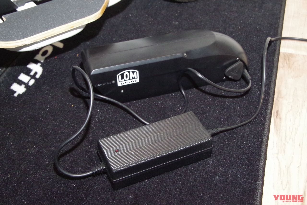 |立ち乗り電動スクーター「クロススクーター ロム」試乗レポート【チョイ乗りが楽しい原付】