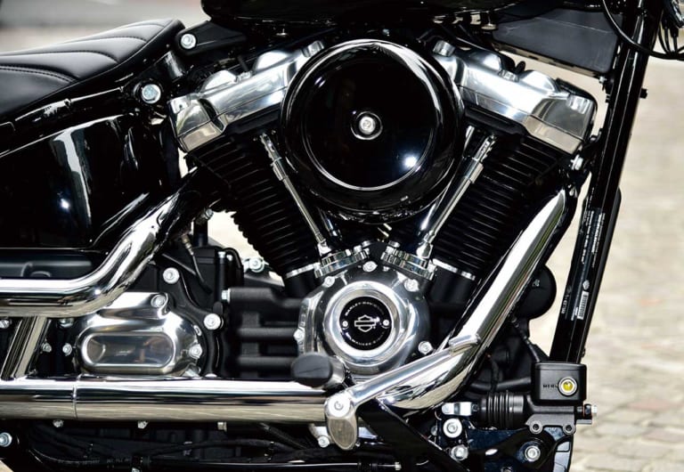 ハーレーダビッドソン FXST ソフテイルスタンダード|ハーレーダビッドソンFXSTソフテイルスタンダード試乗インプレ【軽快な車体で実力を発揮】