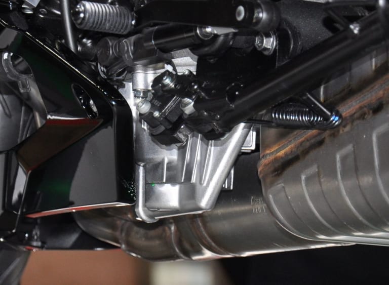 カワサキ ニンジャZX-25R|ニンジャZX-25R 官能スクリーミング直4エンジンはクラス最強45ps/ラムエア46ps