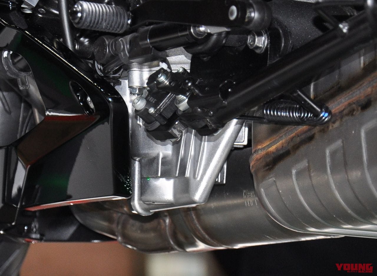 |ニンジャZX-25R 官能スクリーミング直4エンジンはクラス最強45ps/ラムエア46ps