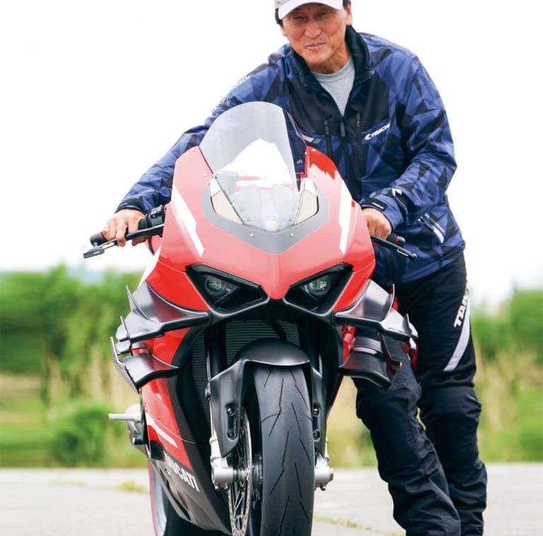 ドゥカティ スーパーレッジェーラ V4|ドゥカティ スーパーレッジェーラV4 実車チェック【驚異の乾燥重量159kg!】