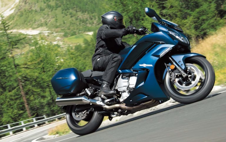 ヤマハ FJR1300AS/A|’20モデル スペックベストテン〈タンク容量編〉【大型クロスオーバー&クルーザーが独占】
