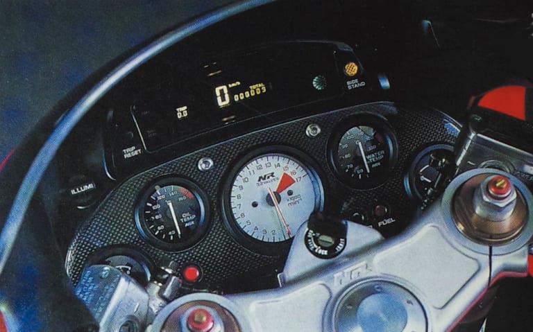 ホンダ NR|独断と偏見で選んだ”カッコいいメーター”ベストテン【唯一無二の独自インターフェイス】