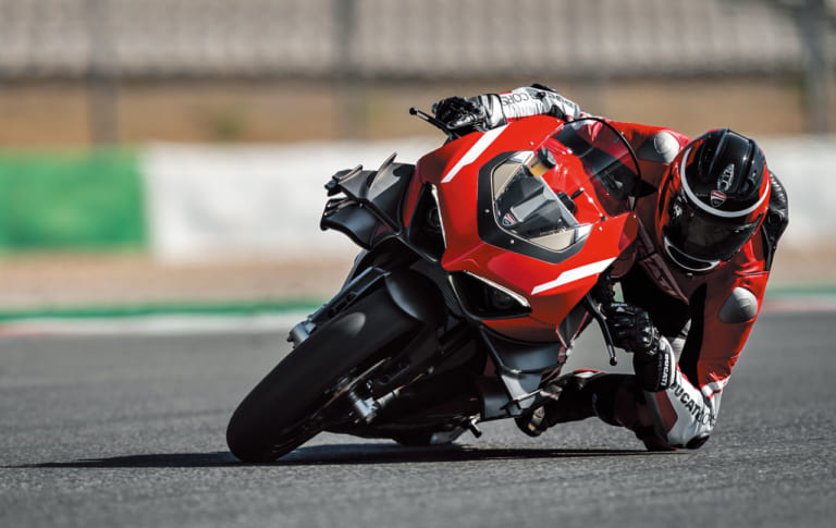 ドゥカティ スーパーレッジェーラV4|’20モデル スペックベストテン〈パワーウエイトレシオ編〉【極限の軽さと力を兼備】
