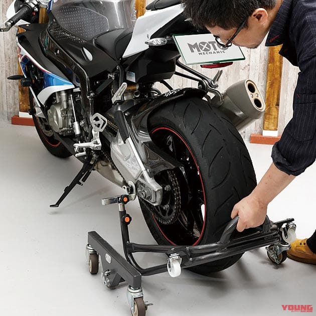 メンテナンススタンド ガレージレボ STDショートタイプ|安定安心のメンテナンススタンド、アップ状態で前後左右に自由自在〈ガレージレボ〉