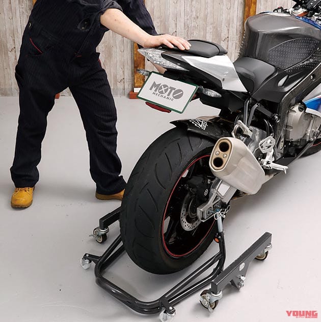 メンテナンススタンド ガレージレボ STDショートタイプ|安定安心のメンテナンススタンド、アップ状態で前後左右に自由自在〈ガレージレボ〉