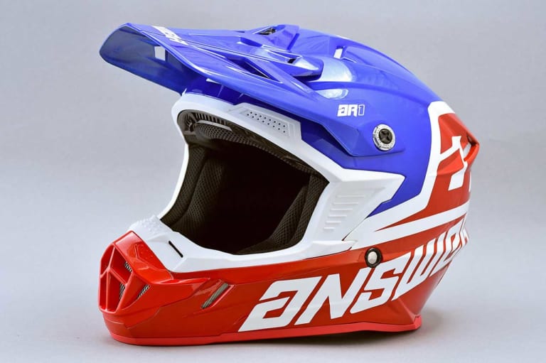 ショッピング人気 A110 SHOEI ヘルメット モトクロス サイズM オフ