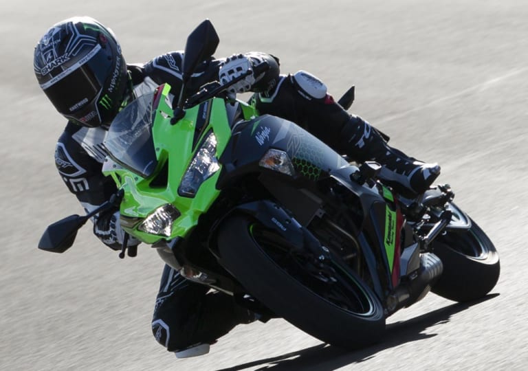 カワサキ ニンジャZX-25Rファーストインプレ〈ジョナサン レイ×アレックス ロウズ〉|カワサキ ニンジャZX-25Rファーストインプレ〈ジョナサン レイ×アレックス ロウズ〉