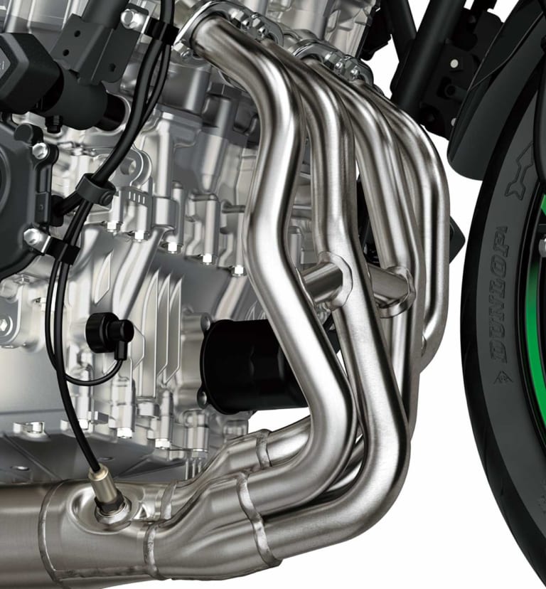 カワサキ ニンジャZX-25R|ニンジャZX-25R 官能スクリーミング直4エンジンはクラス最強45ps/ラムエア46ps