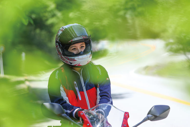 岡崎静夏のホンダ CBR650R試乗インプレ〈前編〉【素性良し爽やかスポーツマン系】|岡崎静夏のホンダ CBR650R試乗インプレ〈前編〉【素性良し爽やかスポーツマン系】