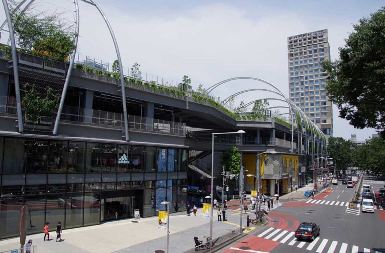 渋谷の公有地商業施設にバイク駐車場99台分設置〈官民連携事業・ミヤシタパーク〉|渋谷の公有地商業施設にバイク駐車場99台分設置〈官民連携事業・ミヤシタパーク〉
