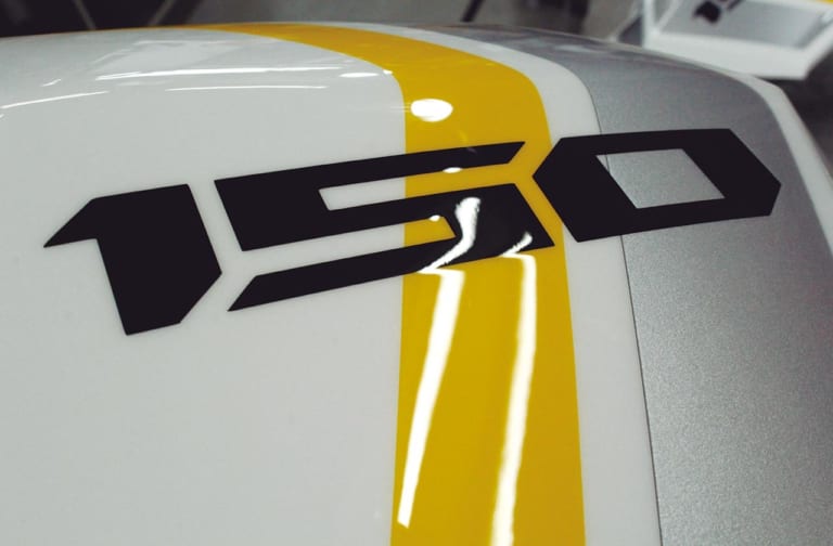 YMラボ ADV150ラリーカスタムプロジェクト〈グラフィック工程|ドリーム商會〉|YMラボ ADV150ラリーカスタムプロジェクト#7【グラフィックはペイント&デカール】