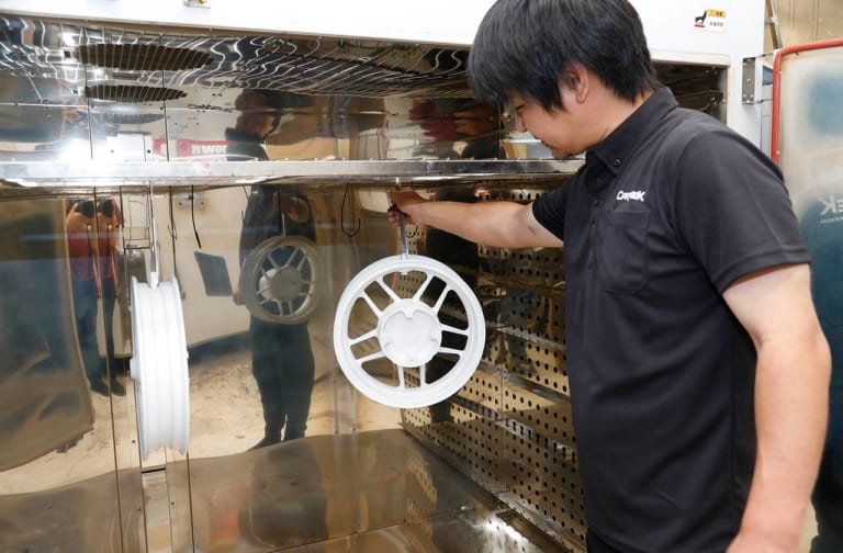 カーベックでYMラボADV150ラリーカスタムをパウダーコート|YMラボ ADV150ラリーカスタムプロジェクト#5【ホイールとガードをパウダーコート】