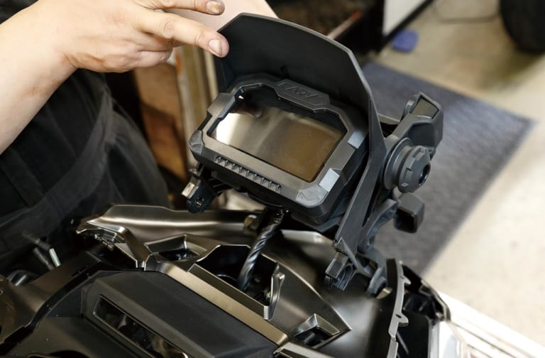 YMラボカスタム・ADV150ラリー|YMラボ謹製「ADV150ラリー」カスタムプロジェクト#4【外装パーツ取り外し作業】