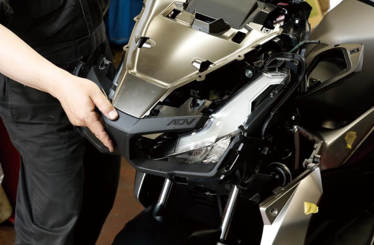 YMラボカスタム・ADV150ラリー|YMラボ謹製「ADV150ラリー」カスタムプロジェクト#4【外装パーツ取り外し作業】