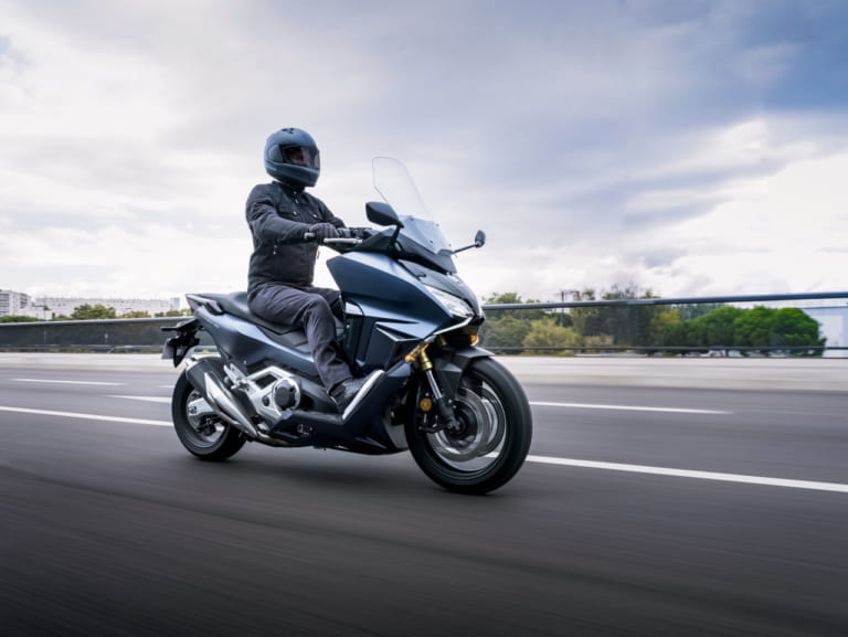 ホンダ「フォルツァ750」新登場！ X-ADVベースでTMAXキラーとなるか