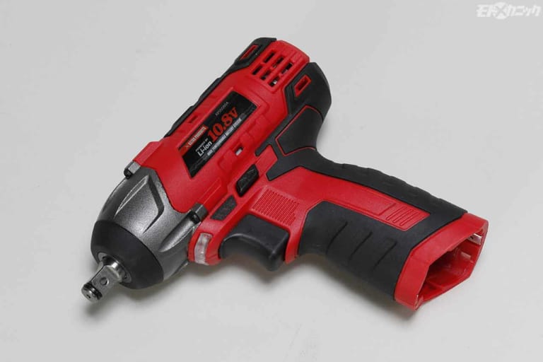 AP DC10.8V 充電式 3/8DR インパクトレンチ|リーズナブル&小回りの利く電動充電式工具10.8Vシリーズ〈アストロプロダクツ〉