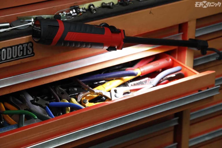 10WのCOBタイプLEDはかなり明るい|リーズナブル&小回りの利く電動充電式工具10.8Vシリーズ〈アストロプロダクツ〉