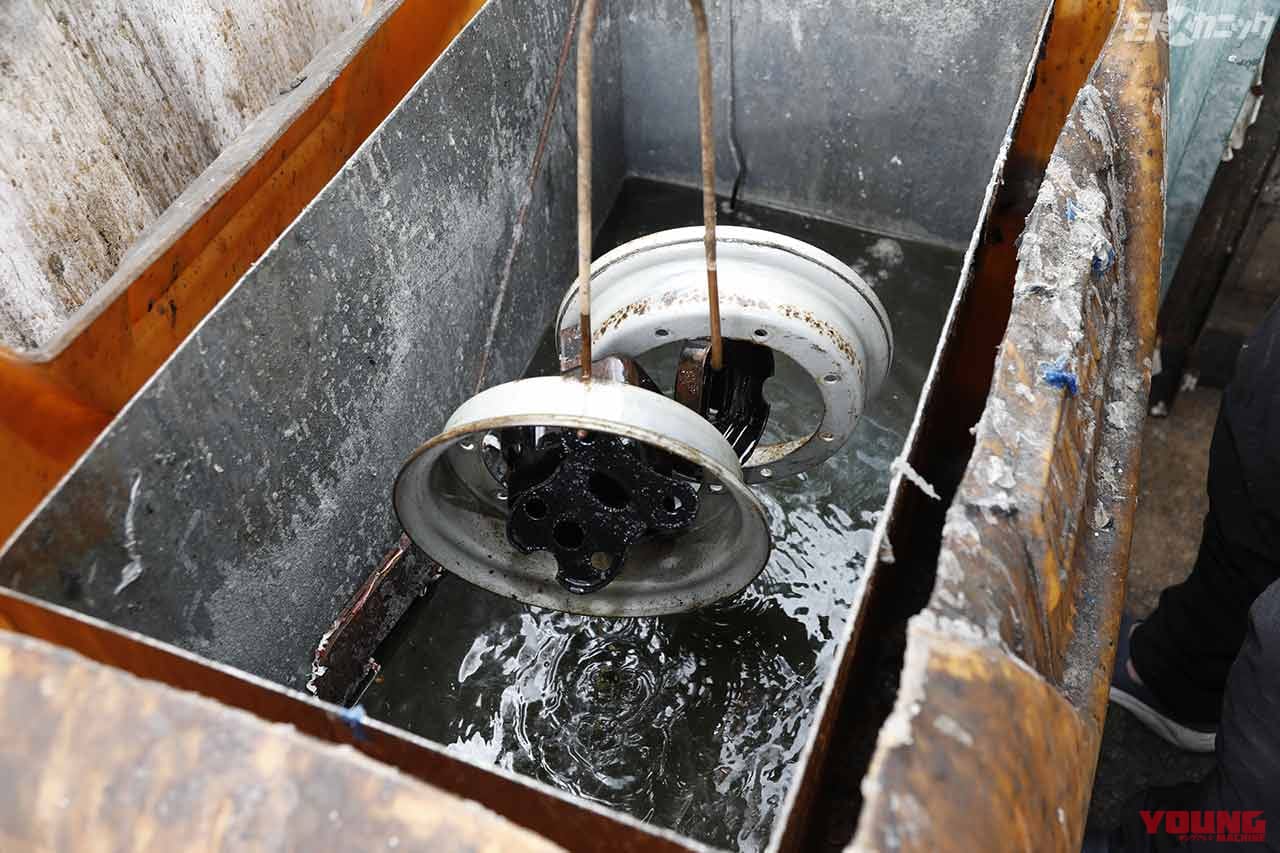 |ヤマハ旧車チャピィをバラしてパーツ再塗装【エンジンカバーはガンコート|カーベック】