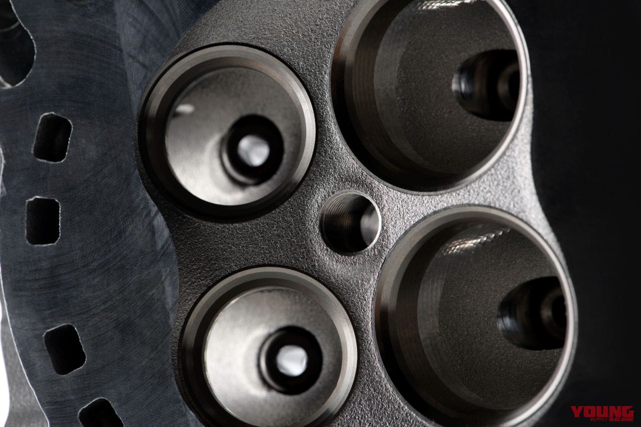 Motore Ducati V4 Granturismo|なんとデスモ非搭載! ドゥカティが170馬力の次世代ムルティ用V4エンジンを発表