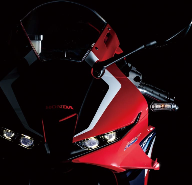 新型CBR600RR完全解説〈序文〉【ラストサムライ:内燃機関技術者の意地の塊】|新型CBR600RR完全解説〈序文〉【ラストサムライ:内燃機関技術者の意地の塊】