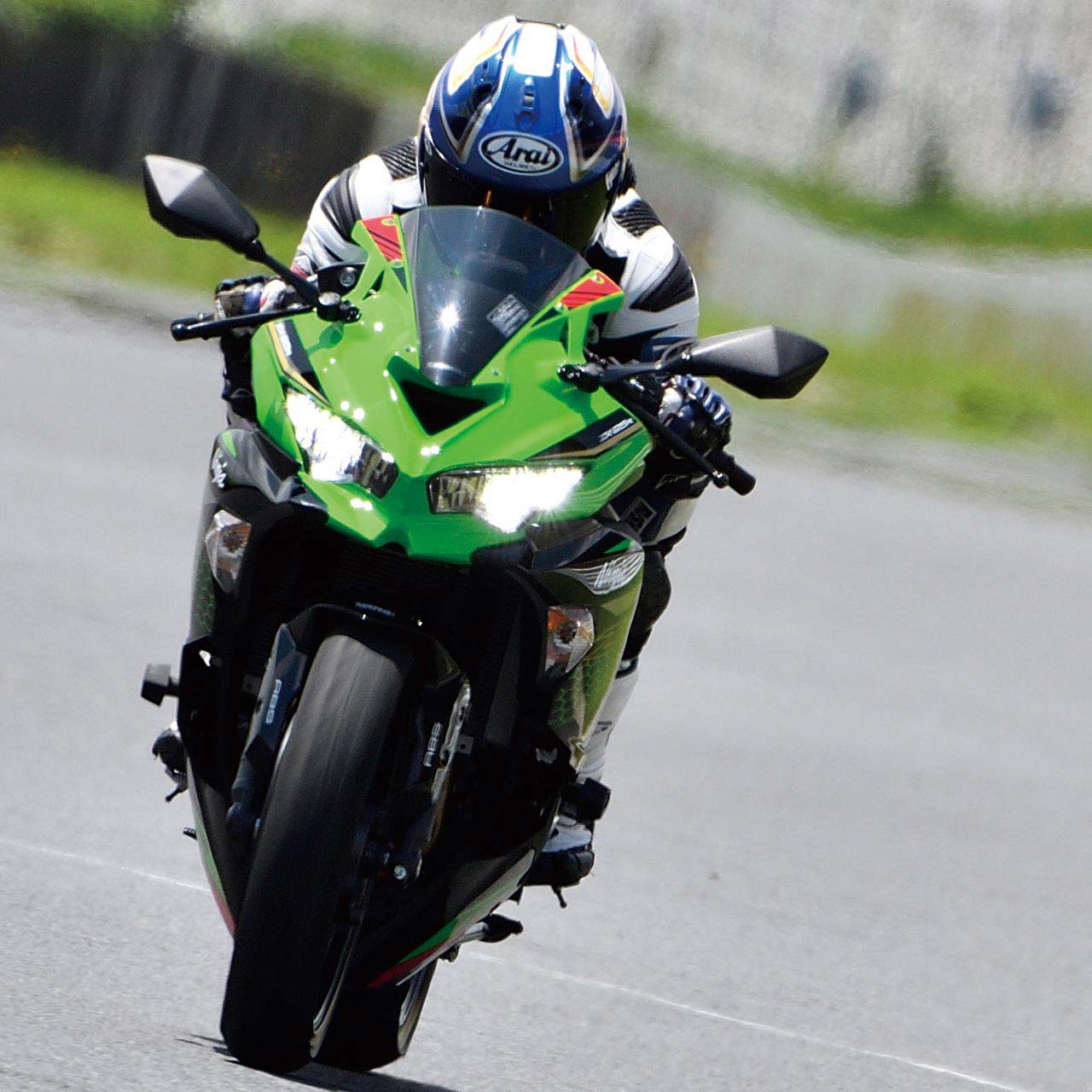 カワサキNinja ZX-25R SE KRT EDITION|カワサキ ニンジャZX-25R “復活の直4″試乗インプレッション〈サーキット編〉