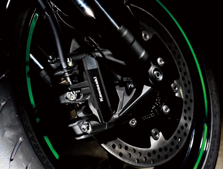 カワサキ ニンジャZX-25Rの電子制御&足まわりインプレ|カワサキ ニンジャZX-25Rの電子制御&足まわりインプレ【クラスを超えた装備は本物】