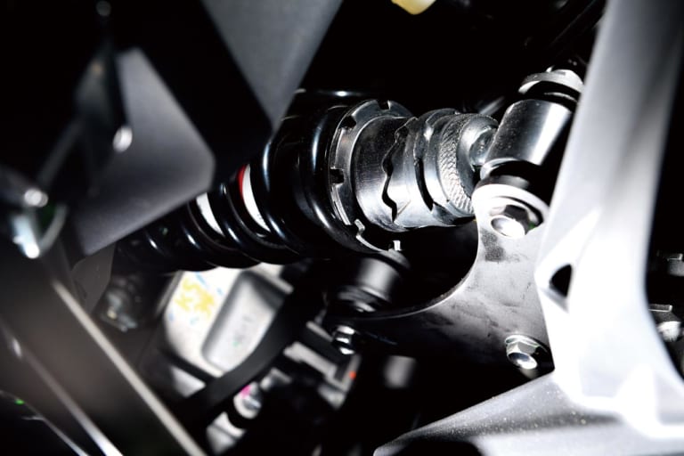 カワサキ ニンジャZX-25Rの電子制御&足まわりインプレ|カワサキ ニンジャZX-25Rの電子制御&足まわりインプレ【クラスを超えた装備は本物】