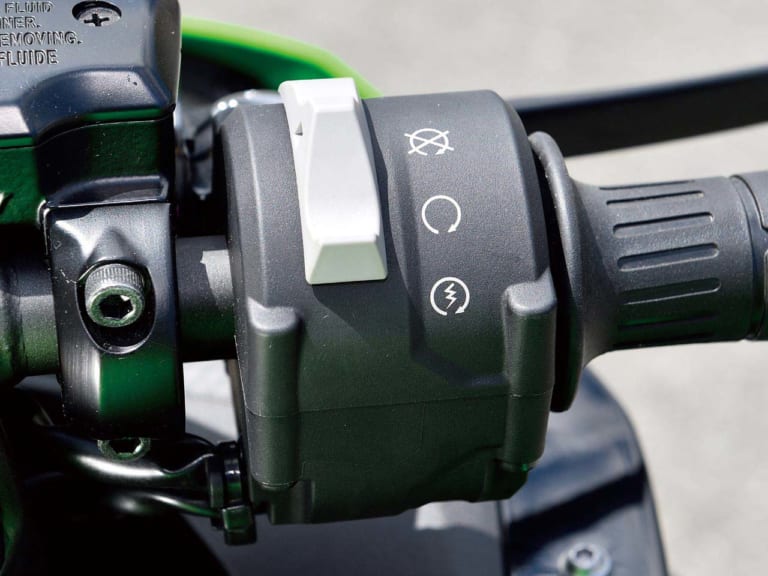 カワサキ ニンジャZX-25R/SE/SE KRTエディション|カワサキ ニンジャZX-25Rスペック総まとめ〈STD/SE/SE KRTエディション〉