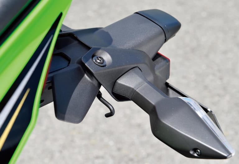 カワサキ ニンジャZX-25R/SE/SE KRTエディション|カワサキ ニンジャZX-25Rスペック総まとめ〈STD/SE/SE KRTエディション〉
