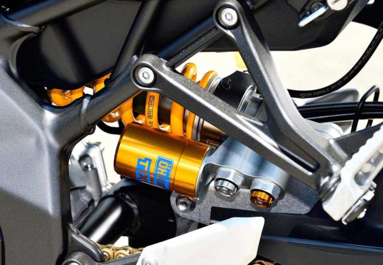 オーリンズ ショックアブソーバー TTX GP|ニンジャZX-25Rカスタムパーツが続々登場 #1【アクラポビッチ、ビートetc.】