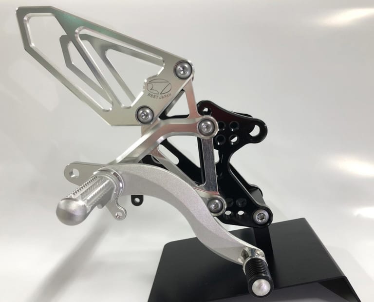 バックステップ|ビート ハイパーバンク|ニンジャZX-25Rカスタムパーツが続々登場 #1【アクラポビッチ、ビートetc.】