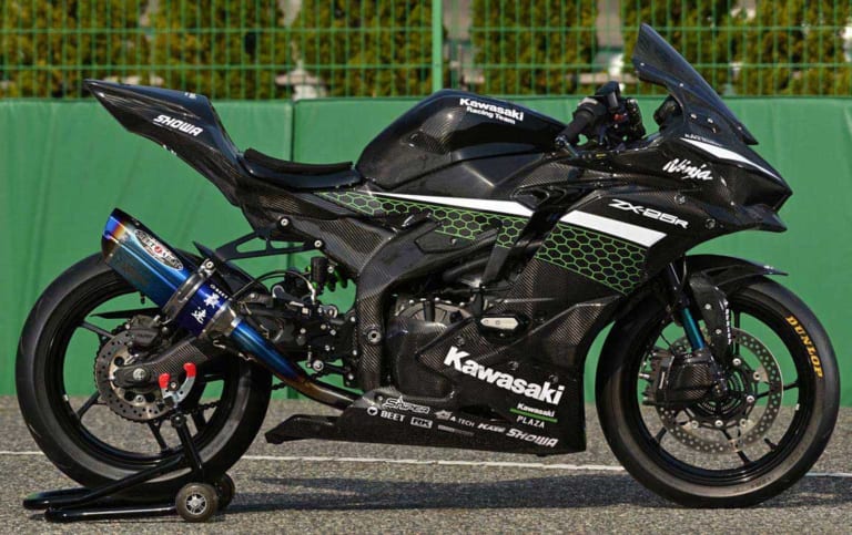 エーテック レーシングカウル|ニンジャZX-25Rカスタムパーツが続々登場 #1【アクラポビッチ、ビートetc.】