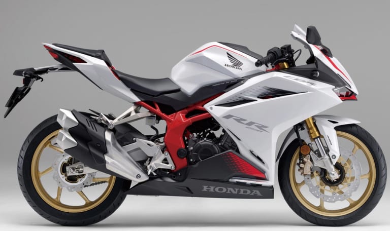 HONDA CBR250RR|新型ホンダCBR250RRは41psにパワーアップして宿敵ZX-25Rを迎撃