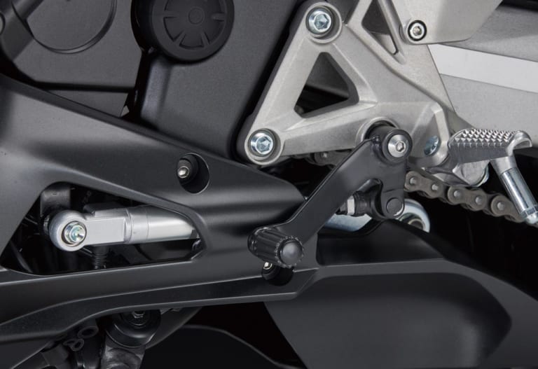 HONDA CBR250RR|新型ホンダCBR250RRは41psにパワーアップして宿敵ZX-25Rを迎撃