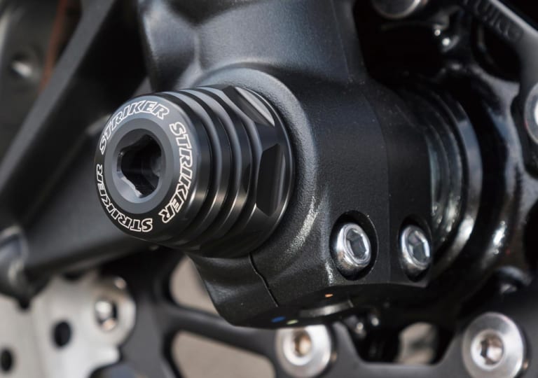 ストライカー アクスルスライダー フロント|Z H2 ストライカーカスタム【軽量化とスタイルアップでスポーツ性向上】