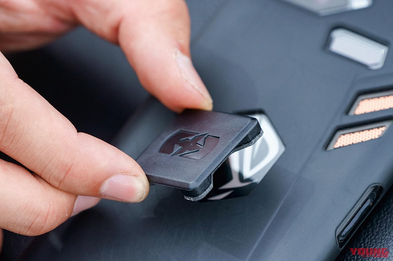 |シンプルなスマホマウント「オックスフォード クリッカ」試用インプレ【スピーディな脱着】