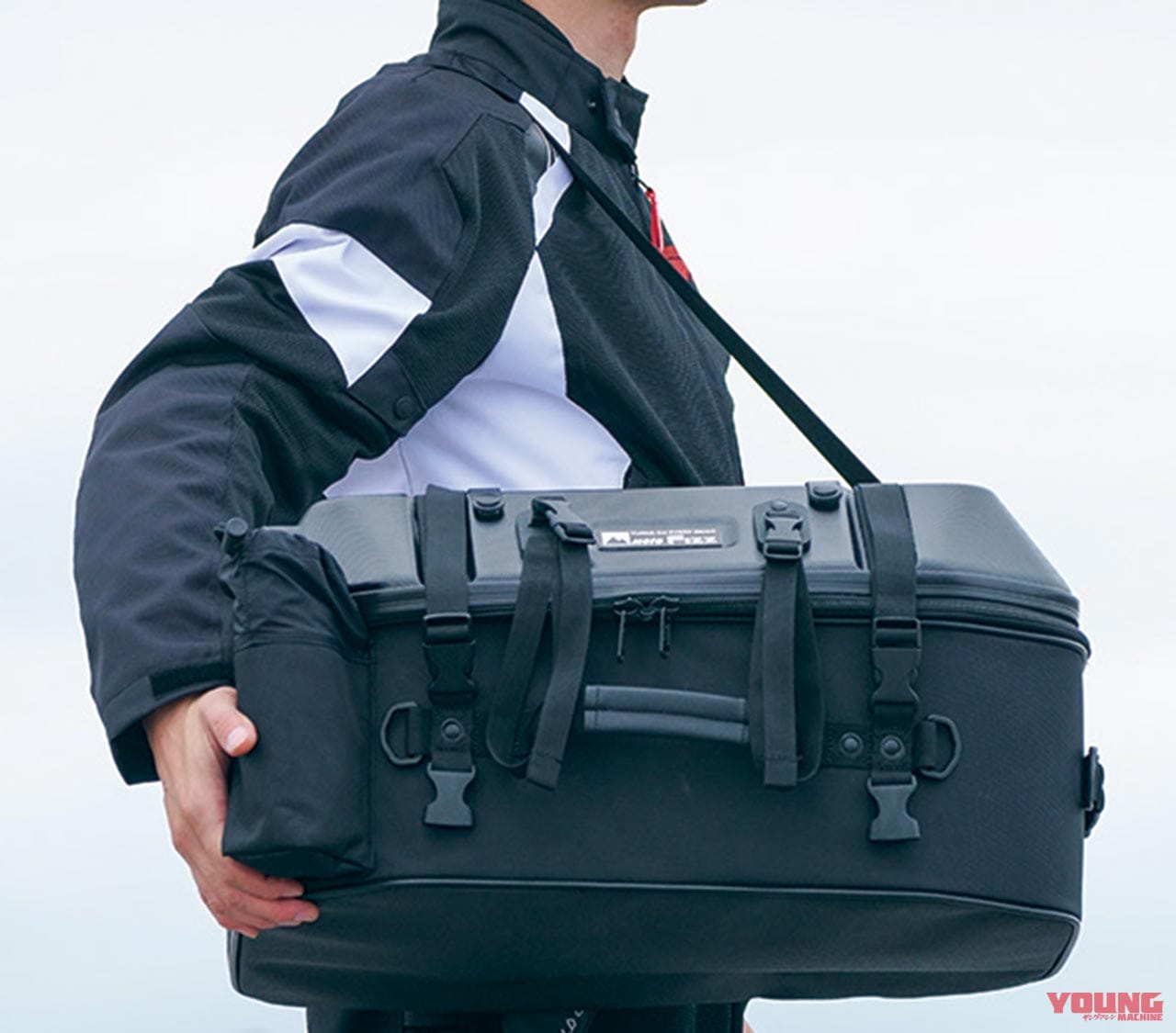 |モトフィズ キャンプテーブルシートバッグ試用インプレ【上面がテーブルに早変わり】