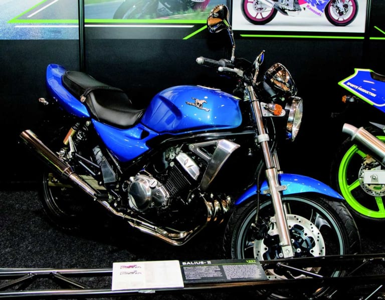 ニンジャZX-25Rを勝手にネイキッド化してみた【ヤングマシン恒例・未来予想】|ニンジャZX-25Rを勝手にネイキッド化してみた【ヤングマシン恒例・未来予想】