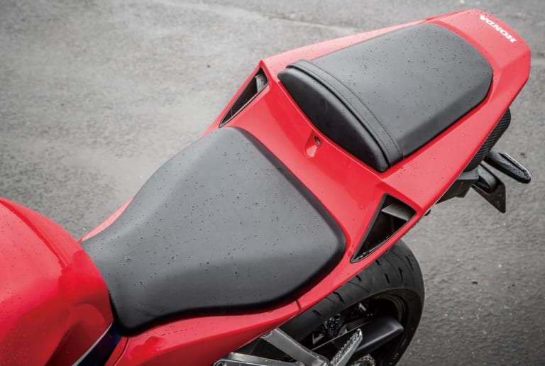 新型CBR600RR完全解説・シャーシ&ユーティリティ編|新型CBR600RR完全解説・シャーシ&ユーティリティ編【入念に煮詰めてリファイン】