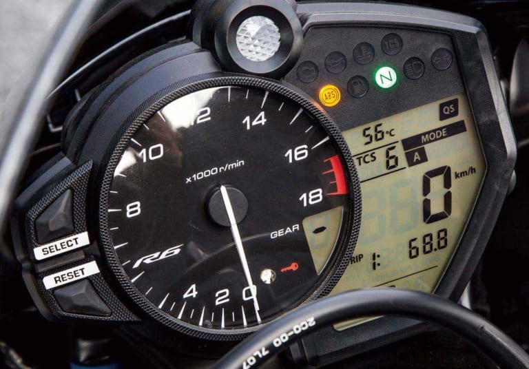 ヤマハYZF-R6|新型CBR600RR完全解説・ライバル車比較【vs YZF-R6/Ninja ZX-6R】