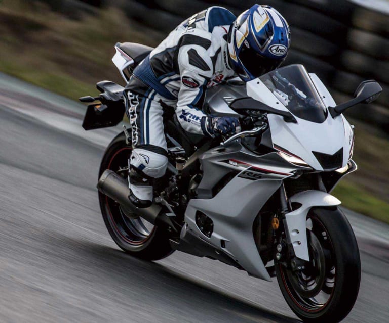 ヤマハYZF-R6|新型CBR600RR完全解説・ライバル車比較【vs YZF-R6/Ninja ZX-6R】