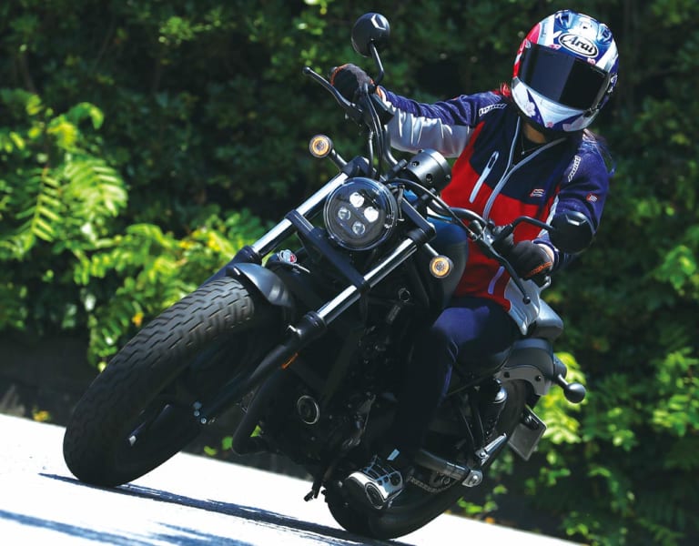 岡崎静夏のホンダ レブル250試乗インプレッション|岡崎静夏のホンダ レブル250試乗インプレ〈後編〉【リラックスして楽しむのにピッタリ】