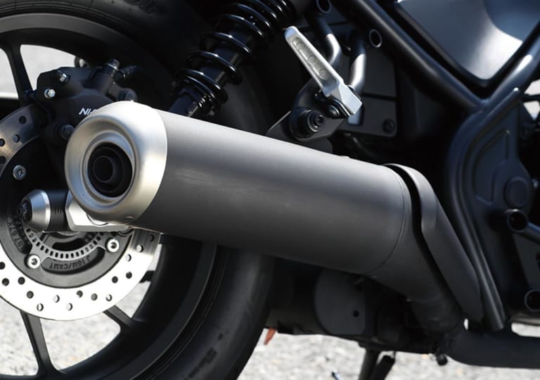 岡崎静夏のホンダ レブル250試乗インプレッション|マフラー|岡崎静夏のホンダ レブル250試乗インプレ〈後編〉【リラックスして楽しむのにピッタリ】