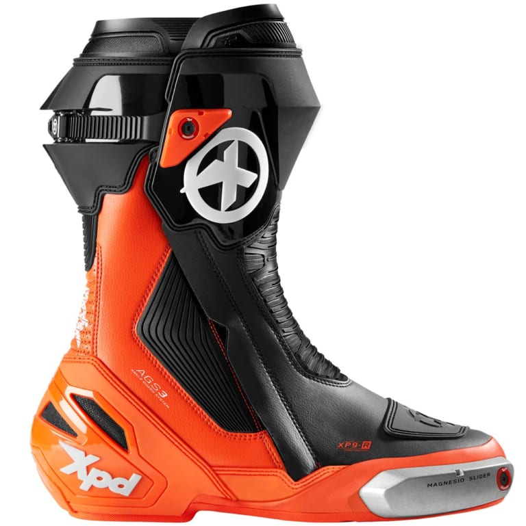レーシングブーツ XPD XP9-R|最高レベルの安全性を詰め込んだXPDレーシングブーツの最高峰「XP9-R」