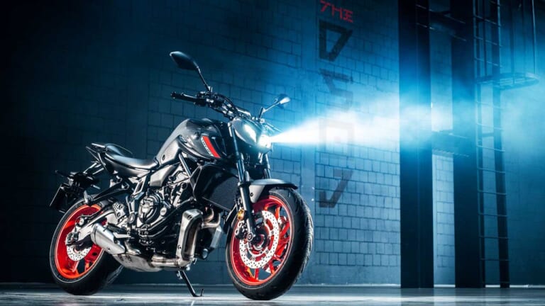続報】ヤマハ「MT-07」日本仕様は2021年春以降！ ハンドル幅は32mm広く