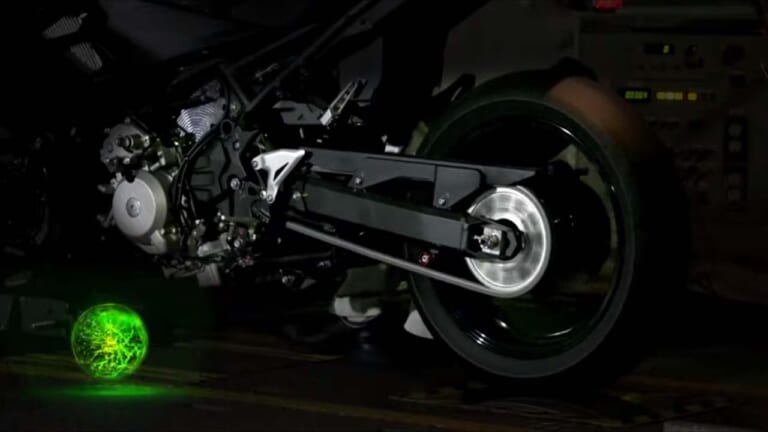 カワサキがハイブリッドのバイクを開発中！ ライディオロジー×AIの研究