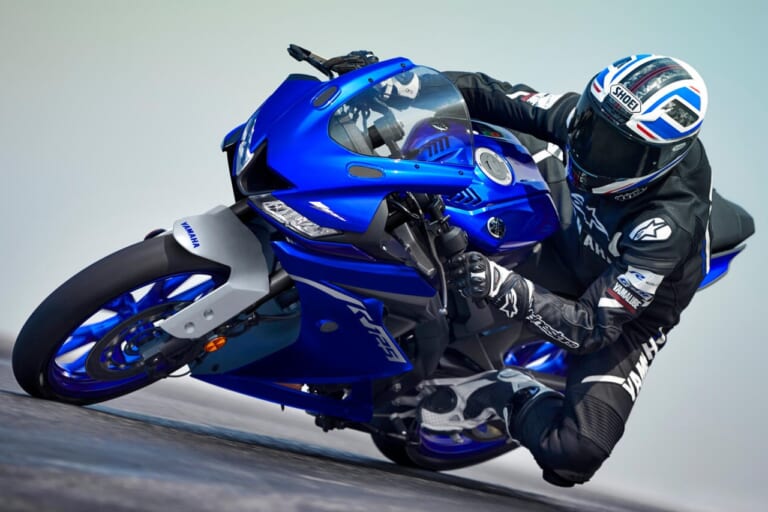 R6.12.28-R7.1.7まで不在様 リクエスト 2点 まとめ商品 新型ホンダCBR250RRは41psにパワーアップして宿敵ZX-25Rを迎撃