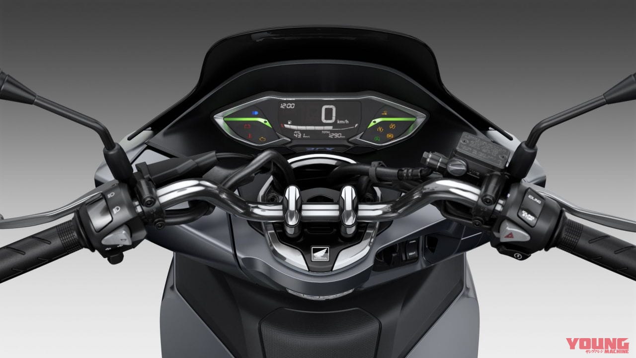 ホンダ新型 Pcx125 登場 フルチェンジでトラコンやusbソケットを獲得 Webヤングマシン 最新バイク情報 ホンダ新型 Pcx125 登場 フルチェンジでトラコンやusbソケットを獲得 Webヤングマシン 最新バイク情報
