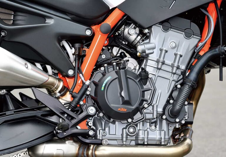 KTM 890デュークR試乗インプレッション|KTM 890デュークR試乗インプレッション【操縦する快楽を究極まで高める】